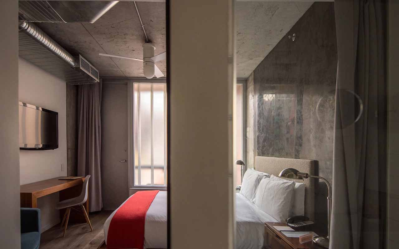 hotel in-manhattan with-balconies