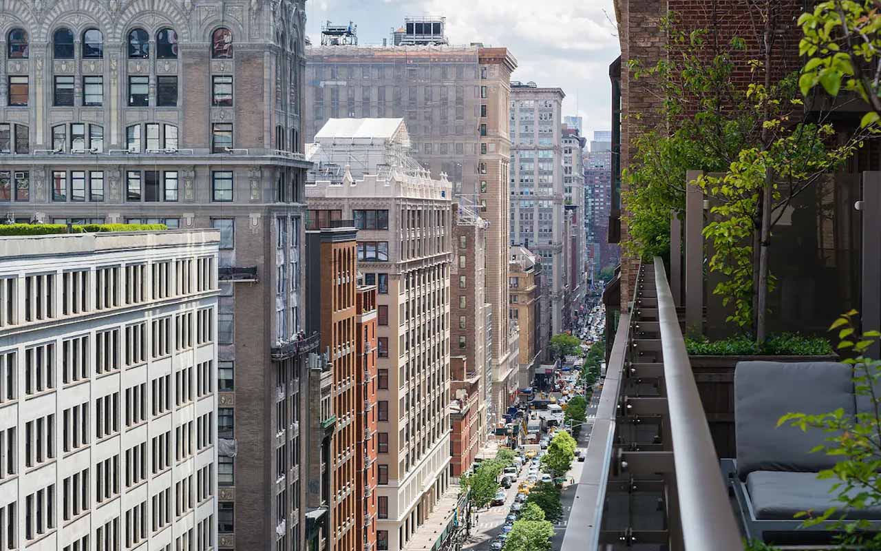 hotel-in manhattan with balcony