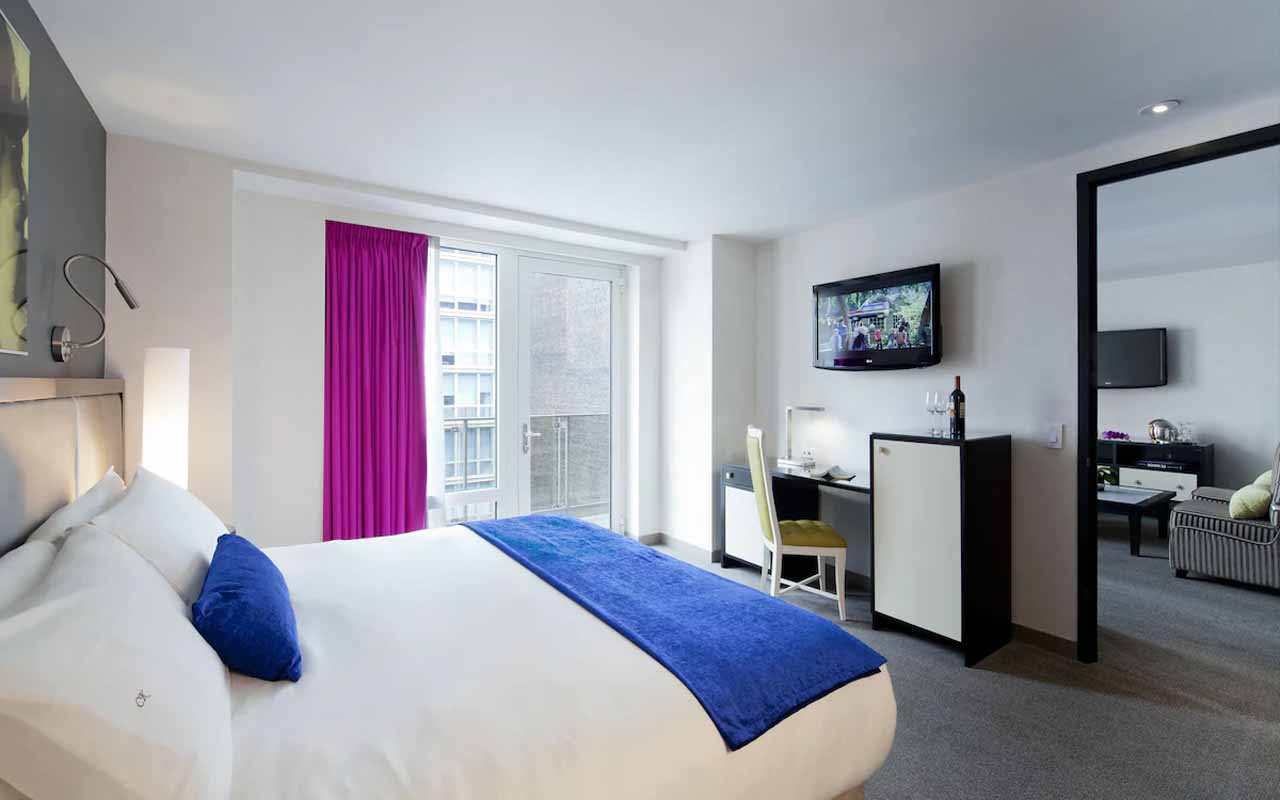 hotel in manhattan-with balcony