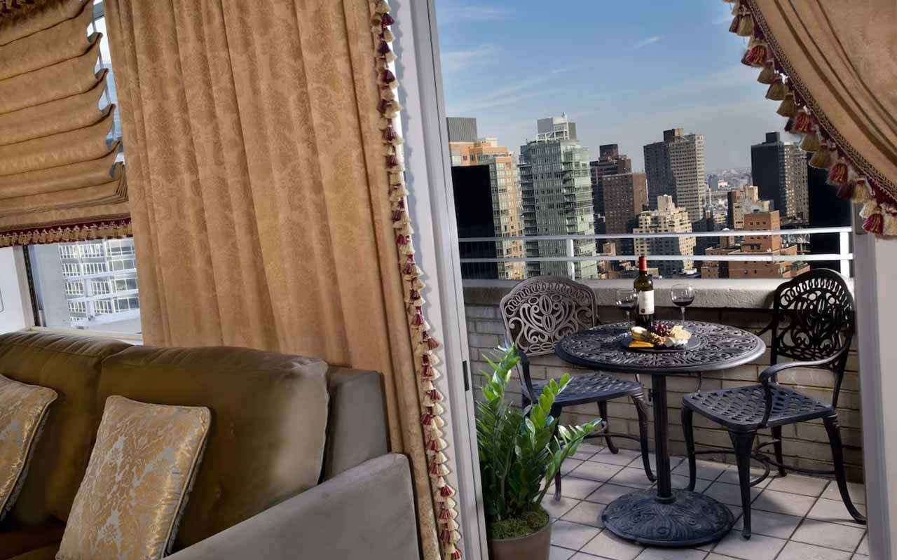 hotel-with-balconies nyc