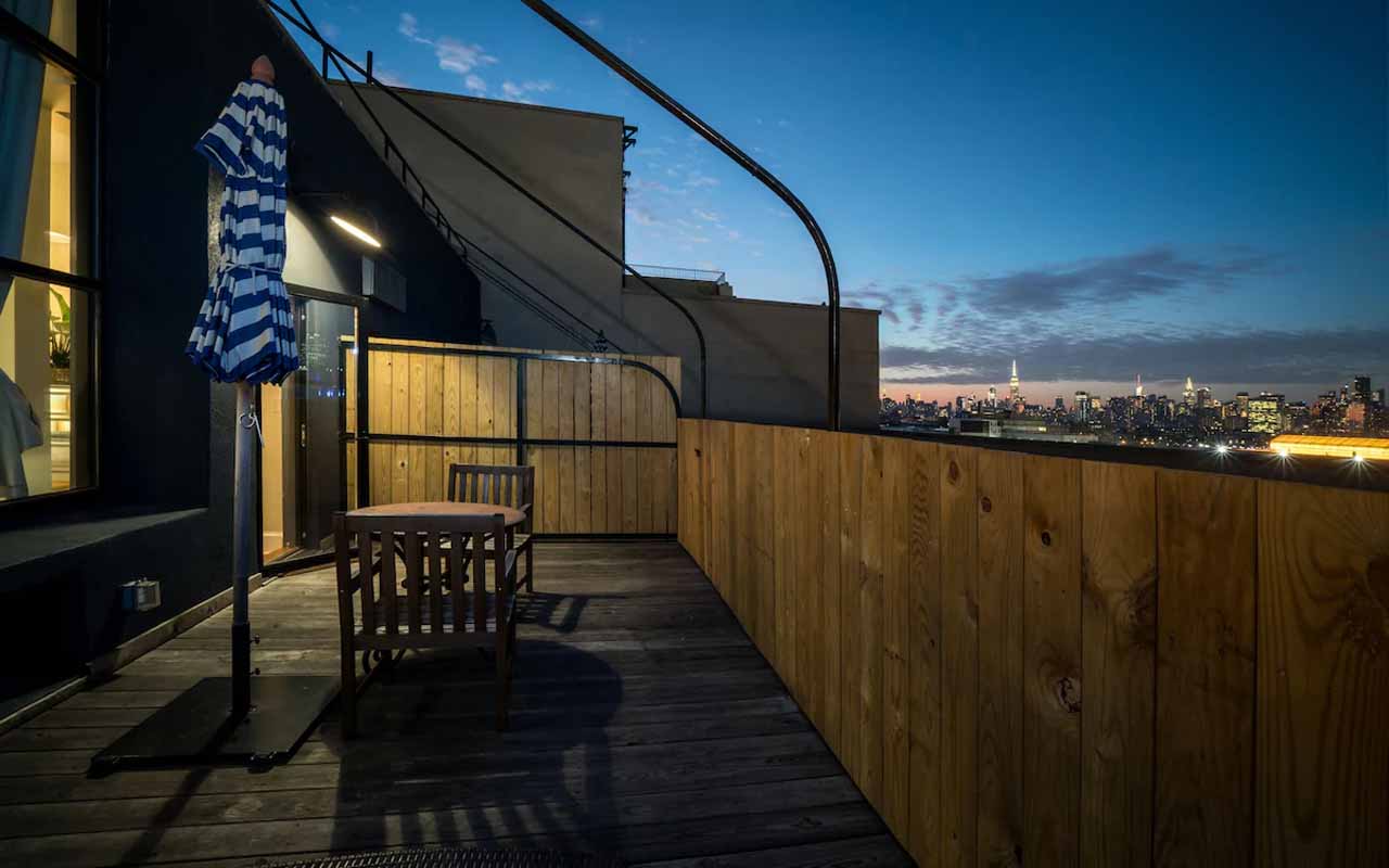 hotels downtown brooklyn with-balcony