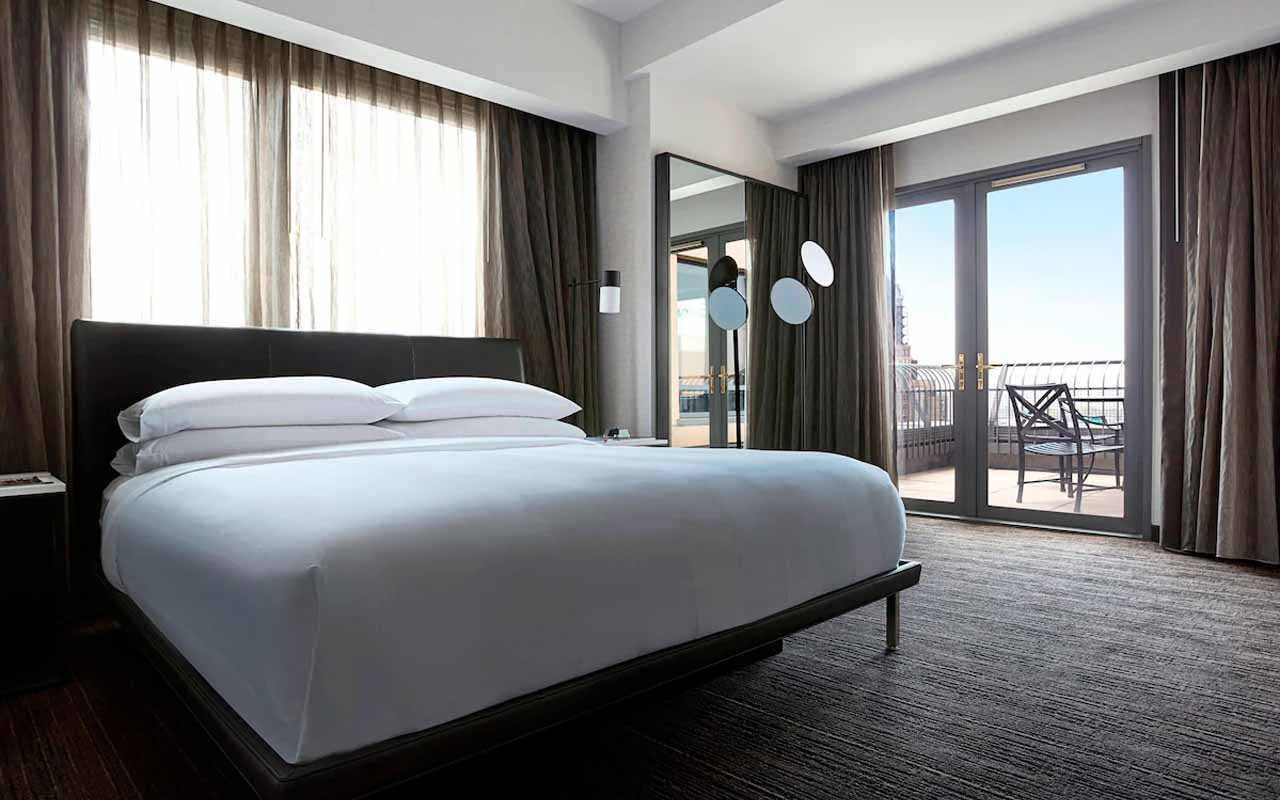 hotels-downtown-brooklyn-with-balcony