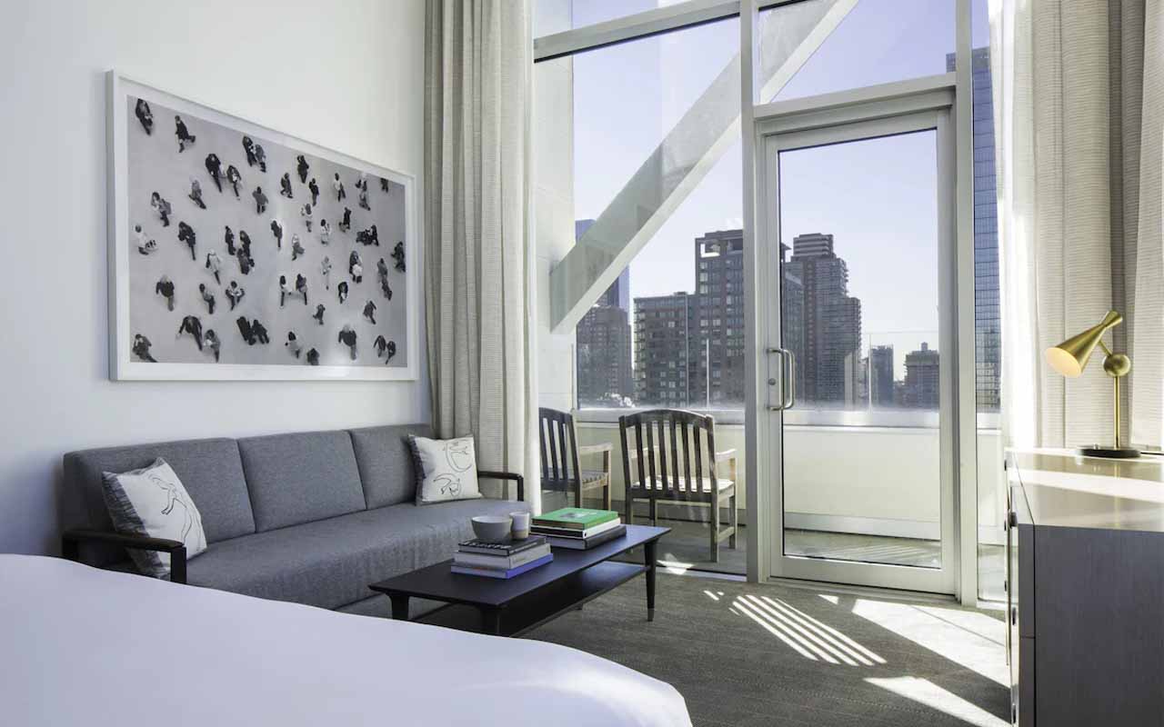 hotels-in-manhattan-with-balcony