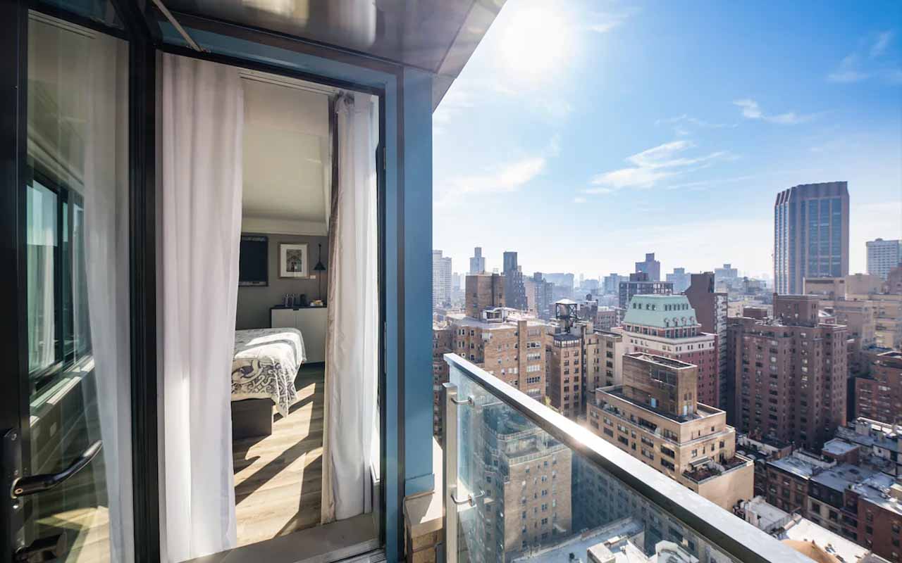 hotels-in manhattan-with balcony