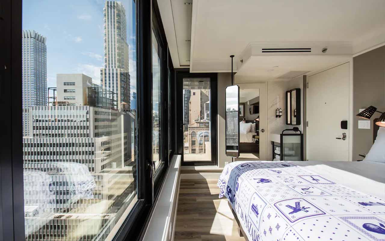 hotels-in manhattan-with-balcony