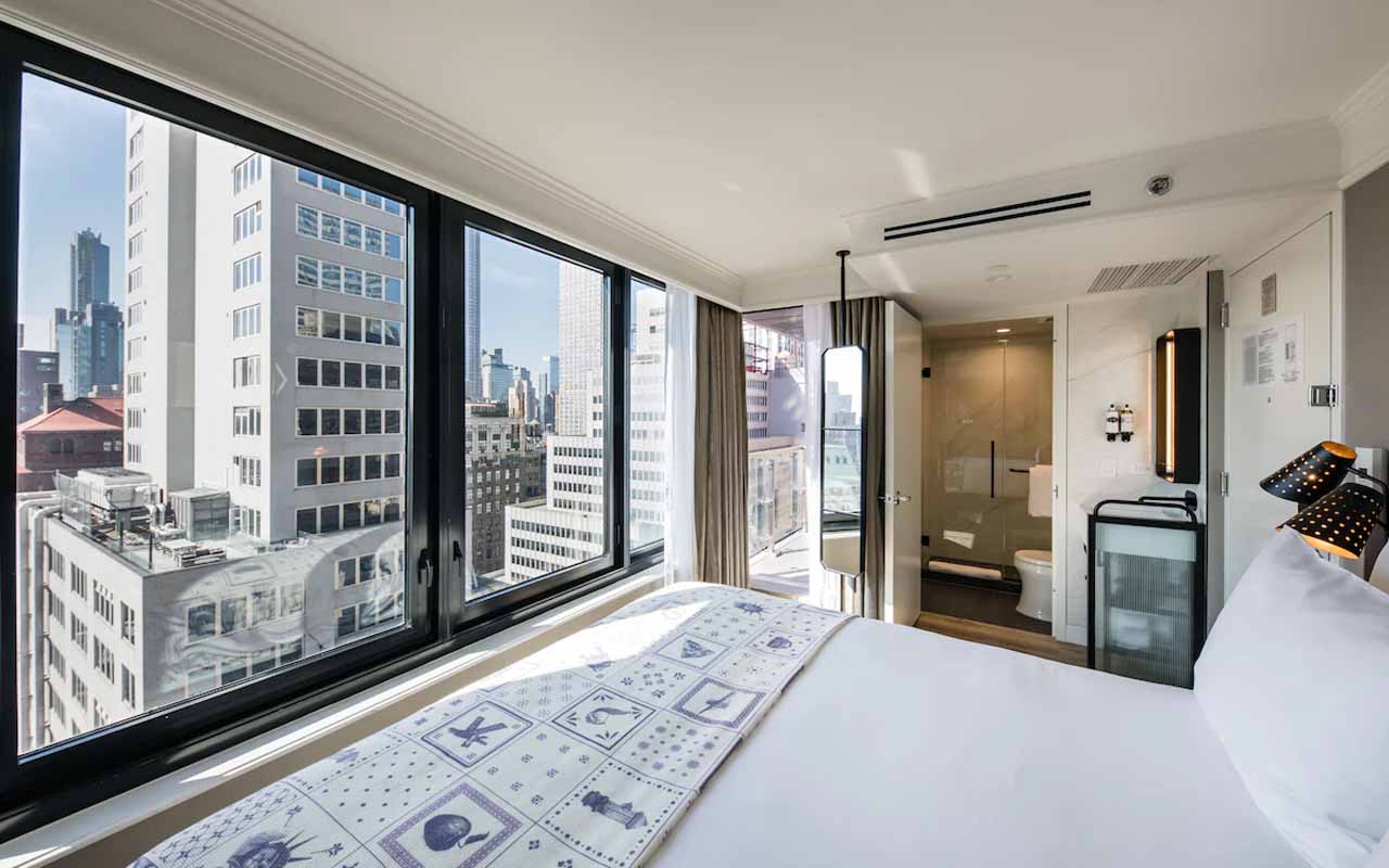 hotels in-manhattan with-balcony