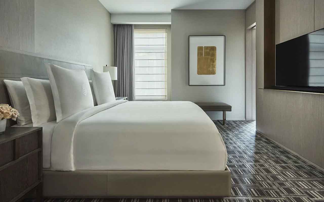 hotels with-balcony-manhattan