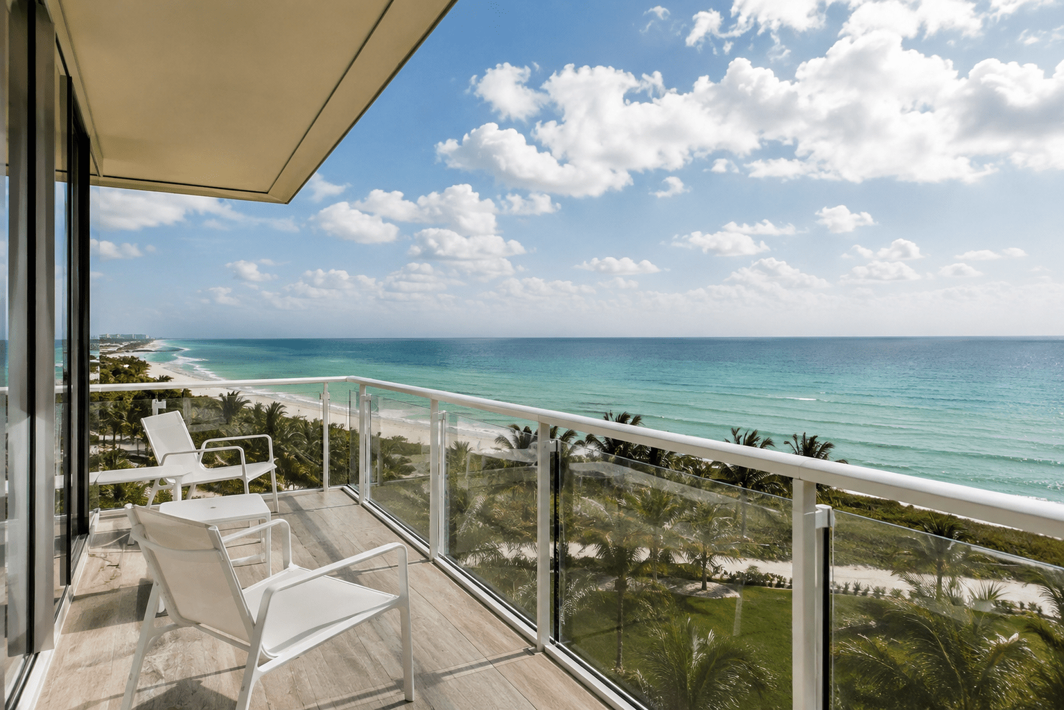 Four Seasons Hotel at The Surf Club