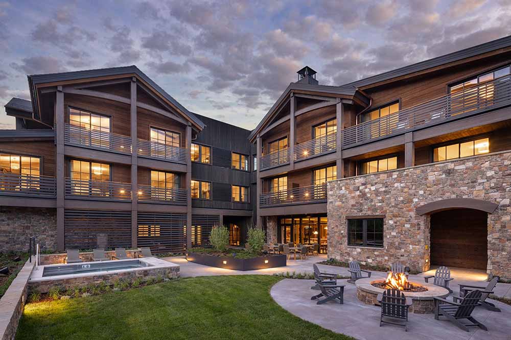 The Rusty Parrot Lodge
