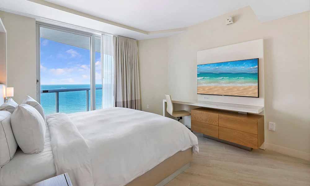 fort lauderdale oceanfront-hotel-with balcony