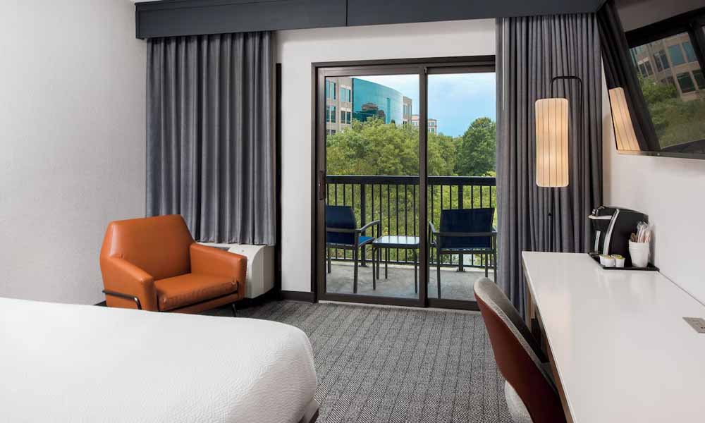 hotels in charlotte nc with balcony